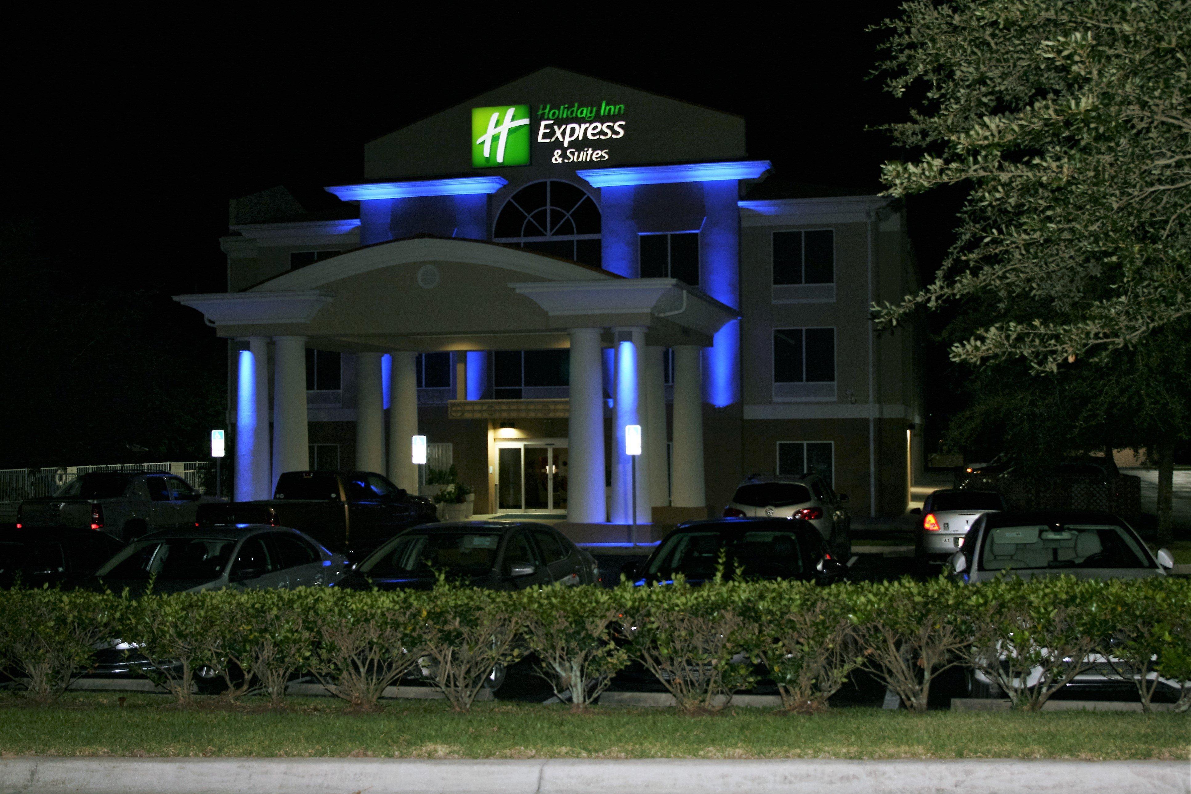 Holiday Inn Express Hotel & Suites Brooksville West, An Ihg Hotel Exterior photo