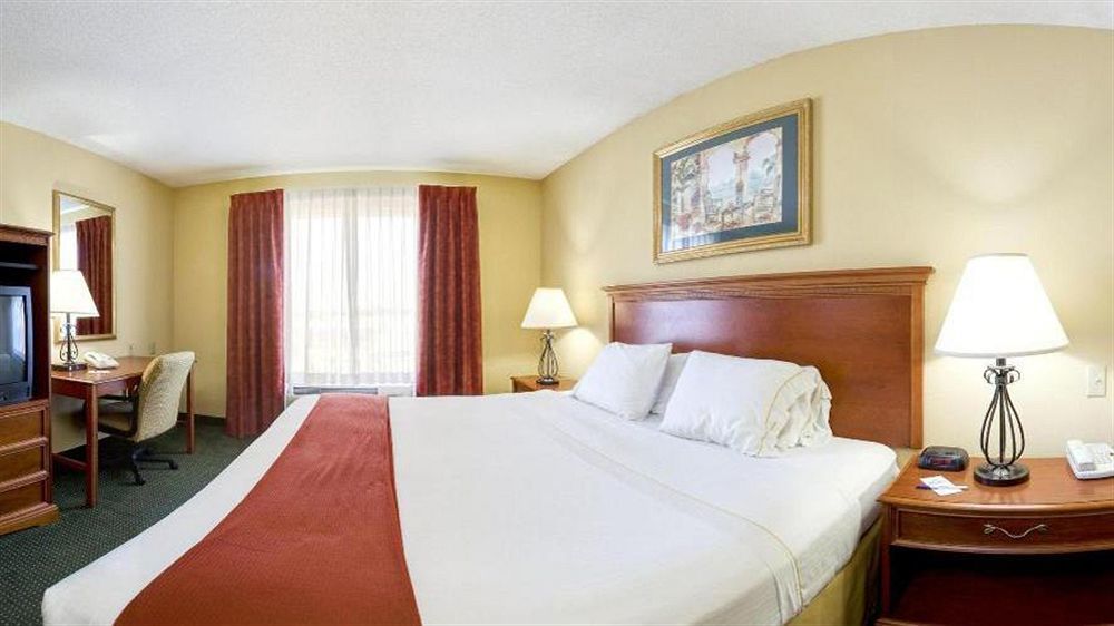 Holiday Inn Express Hotel & Suites Brooksville West, An Ihg Hotel Exterior photo