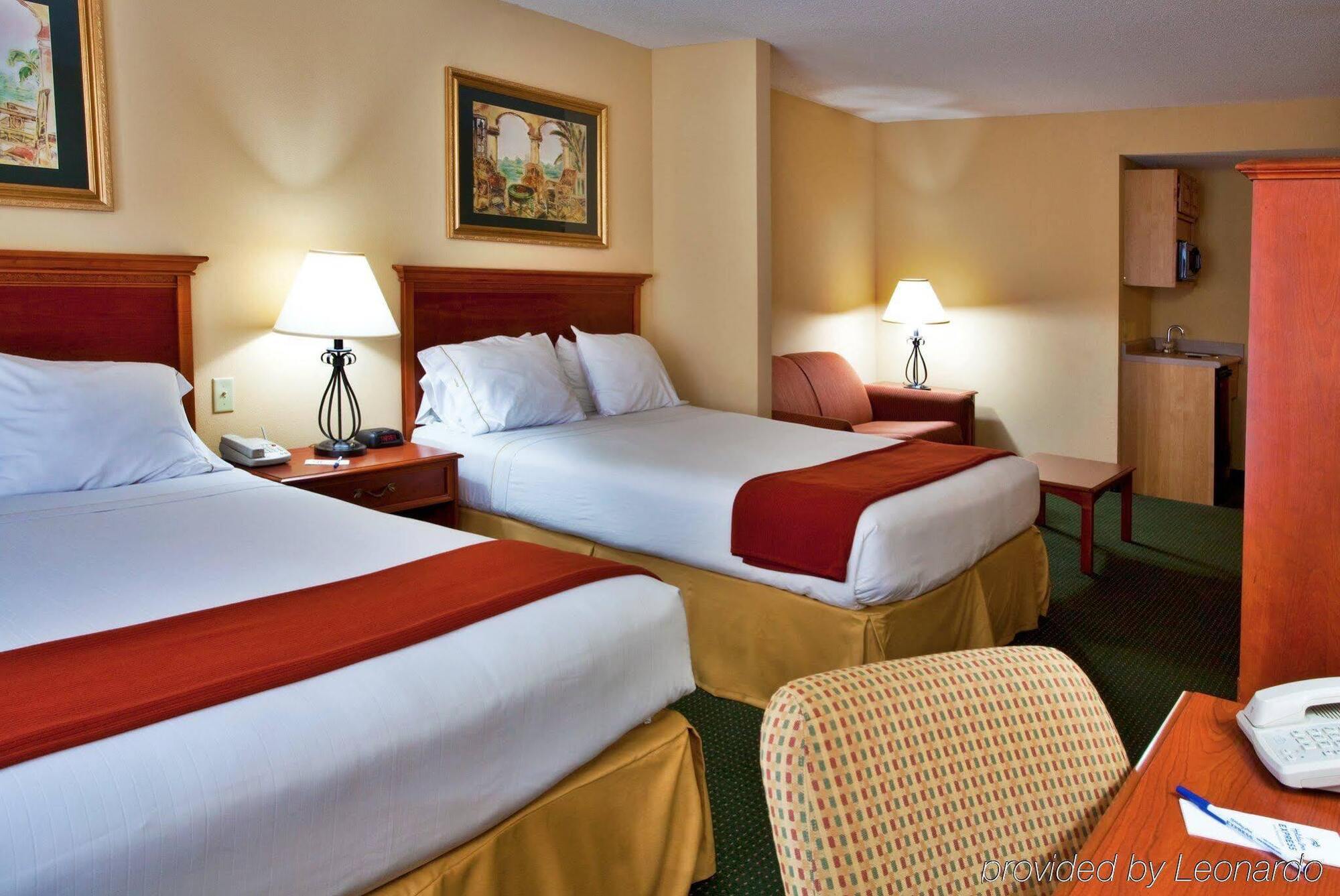 Holiday Inn Express Hotel & Suites Brooksville West, An Ihg Hotel Exterior photo